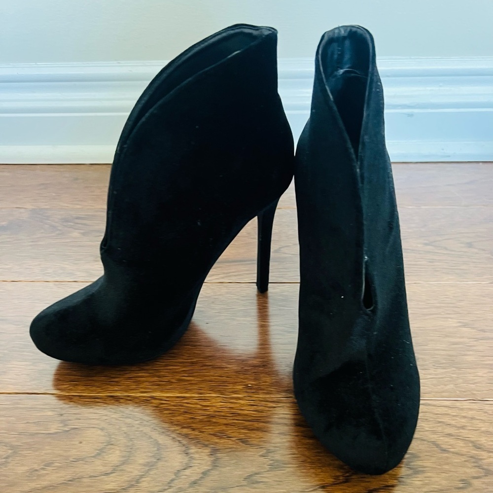 Liliana Black Suede Heeled Booties